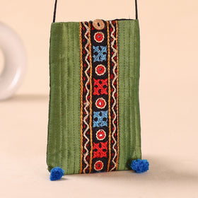 Kutch Hand Embroidery Mobile Sling Bag 32
