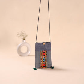 Kutch Hand Embroidery Mobile Sling Bag 37