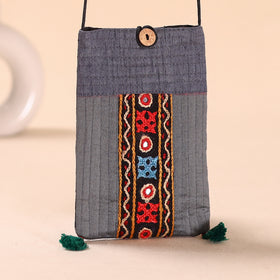 Kutch Hand Embroidery Mobile Sling Bag 37