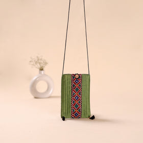 Kutch Hand Embroidery Mobile Sling Bag 40