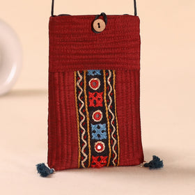 Kutch Hand Embroidery Mobile Sling Bag 43