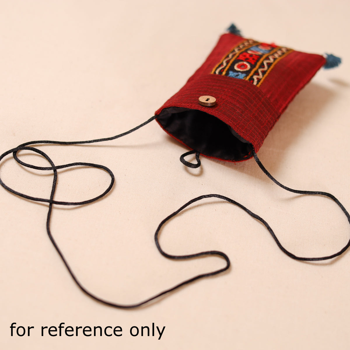 Kutch Hand Embroidery Mobile Sling Bag 43