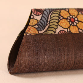 Srikalahasti Kalamkari Handpainted Clutch by Dwaraka Plus 12