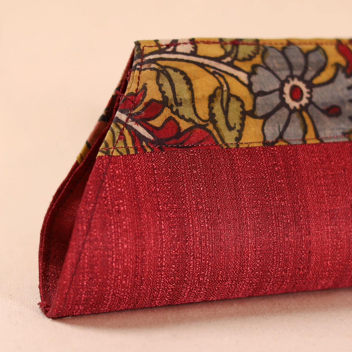 Srikalahasti Kalamkari Handpainted Clutch by Dwaraka Plus 14