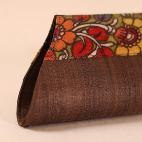 Srikalahasti Kalamkari Handpainted Clutch by Dwaraka Plus 15