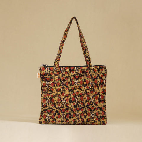 Handcrafted Quilted Handbag 02