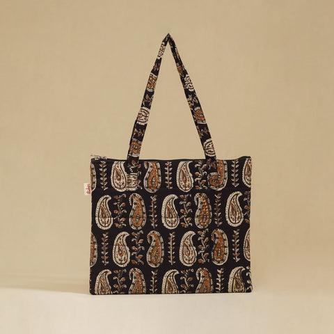 Handcrafted Quilted Handbag 04
