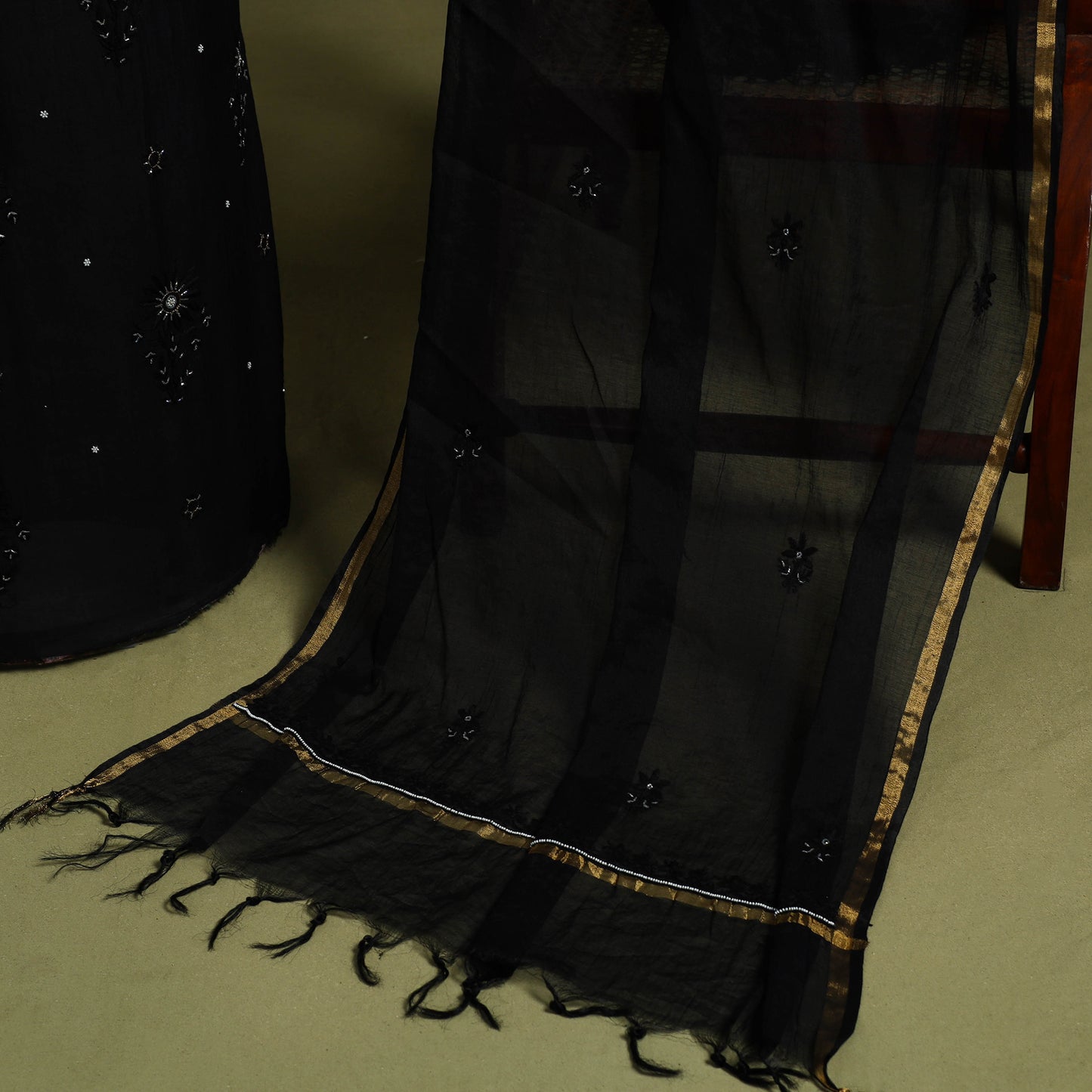 Hand Embroidery 2pc Mul Chanderi Chikankari Dress Material