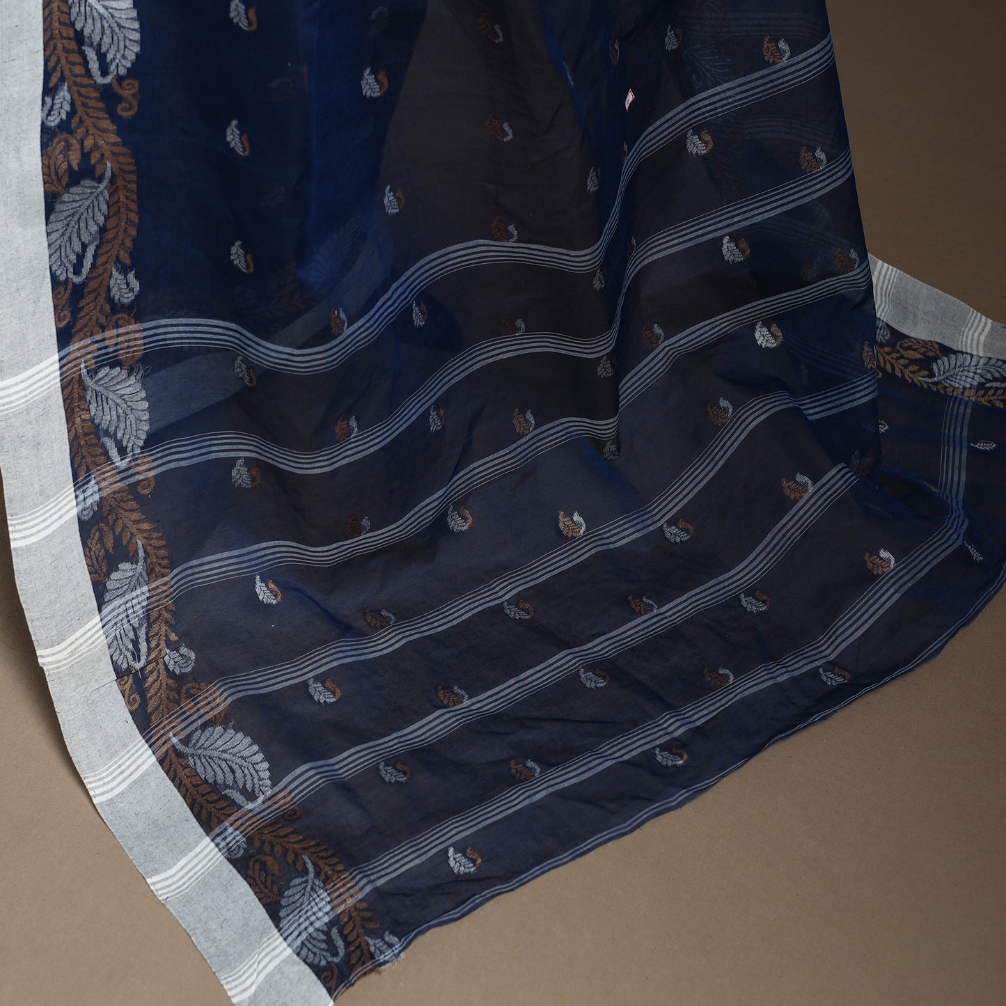 Blue Bengali Tant Saree with Matching Jewellery & Blouse