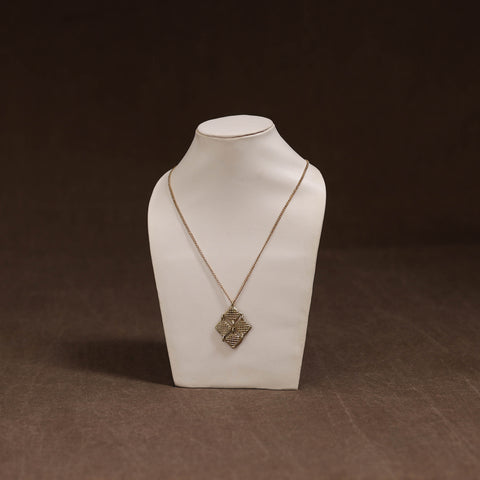 Miharu Tribal Dokra Brass Pendant Necklace 09