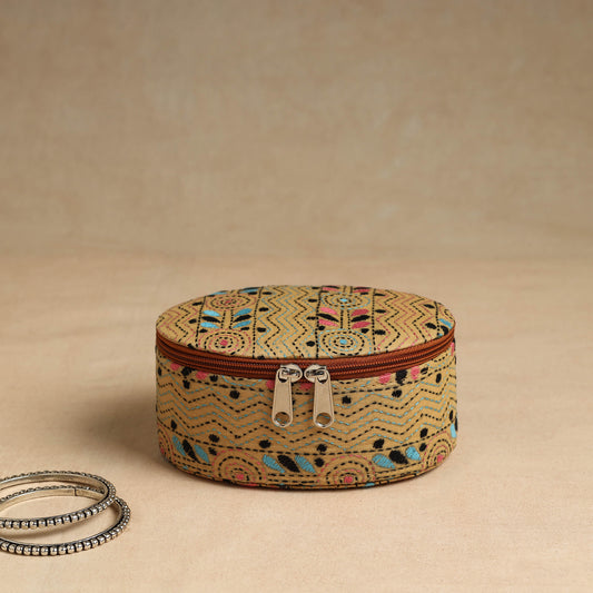 Bengal Kantha Work Handcrafted Oval Jewelry Box with Mirror 15