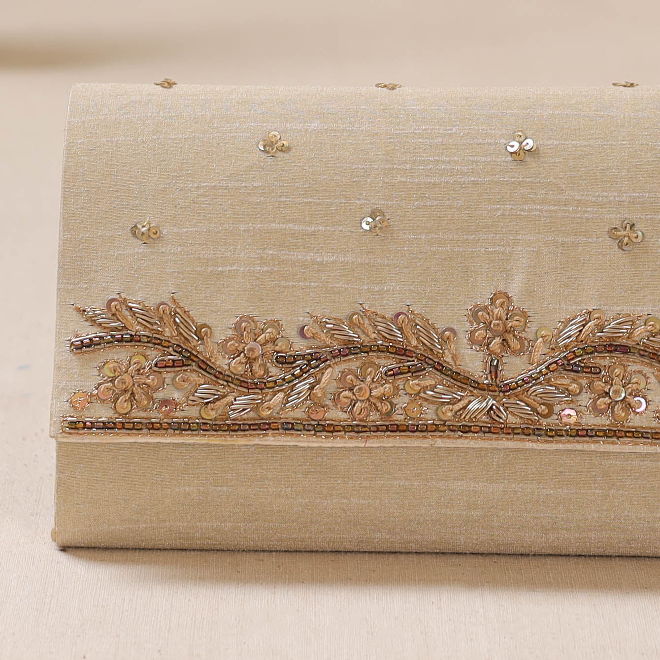 Zardozi Hand Embroidered Clutch 12