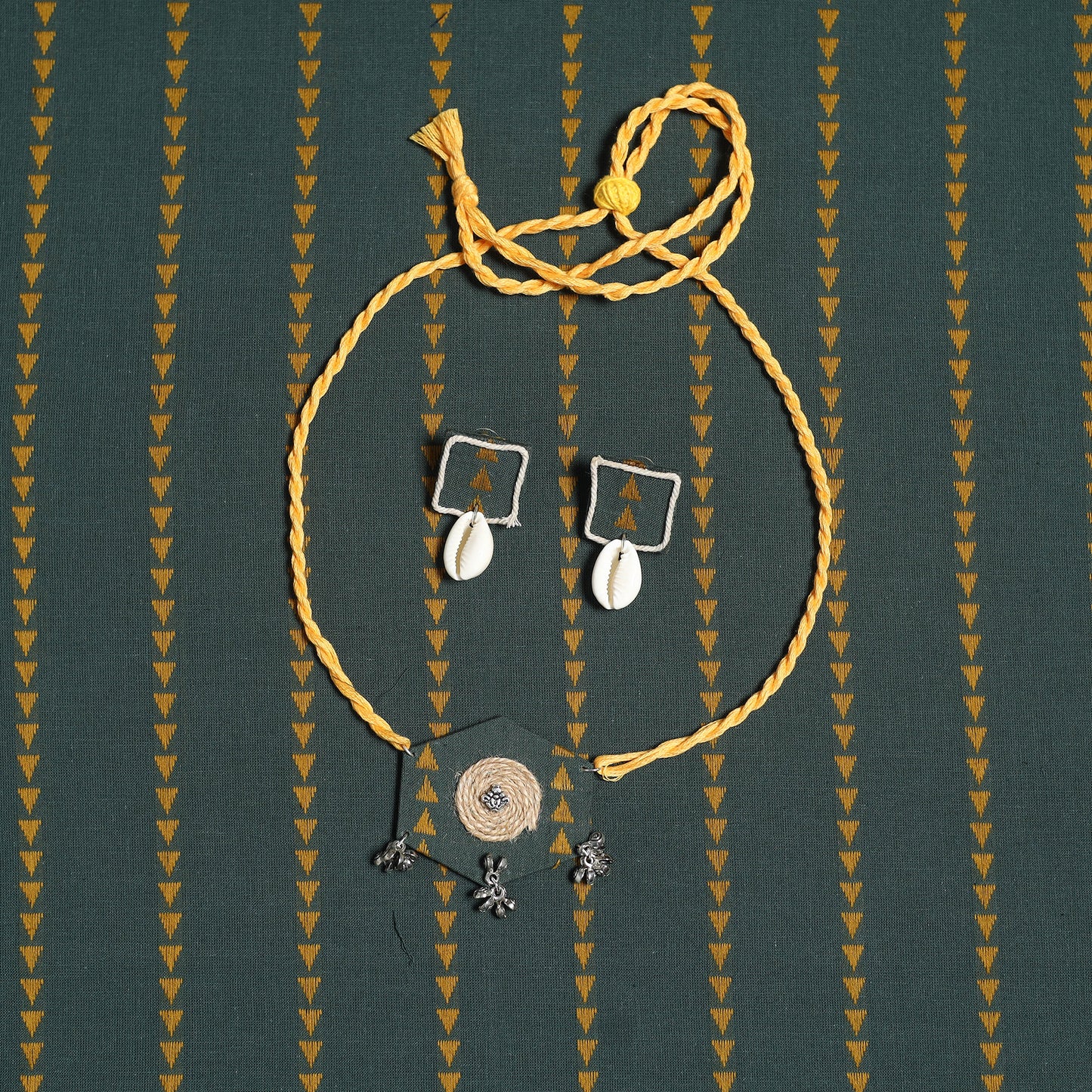 Red - bengali tant saree with matching jewellery & blouse