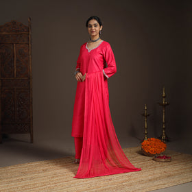 Red - slub silk embroidered plain kurta set (set of 3) 11