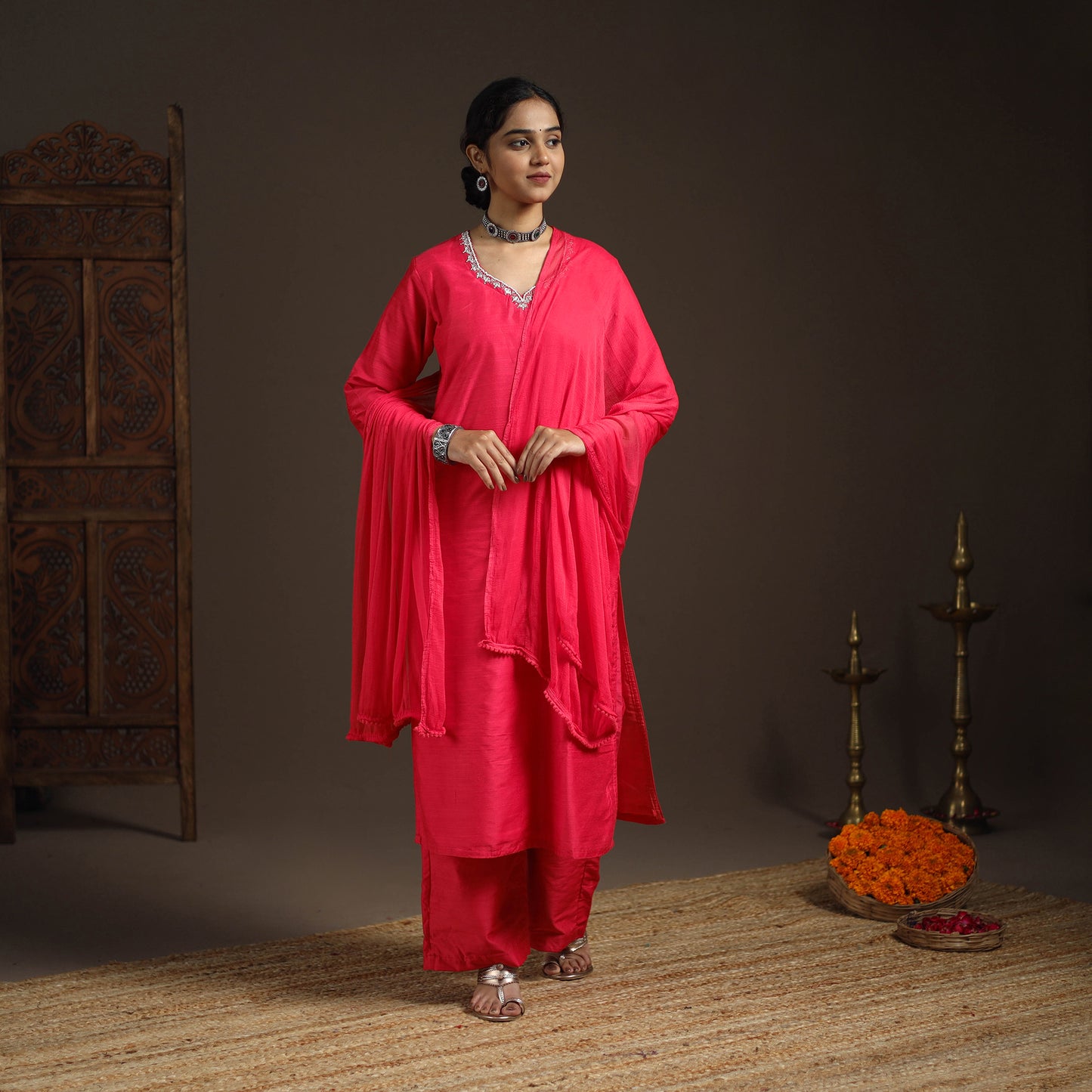 Red - slub silk embroidered plain kurta set (set of 3) 11