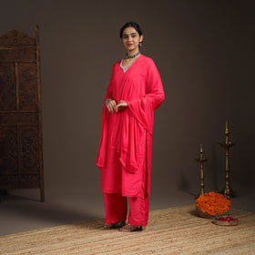 Red - slub silk embroidered plain kurta set (set of 3) 11