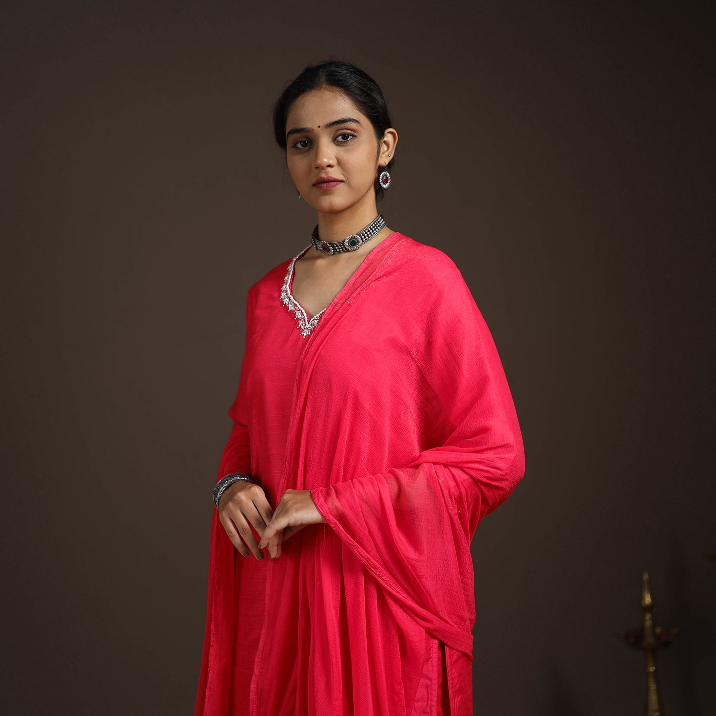 Red - slub silk embroidered plain kurta set (set of 3) 11