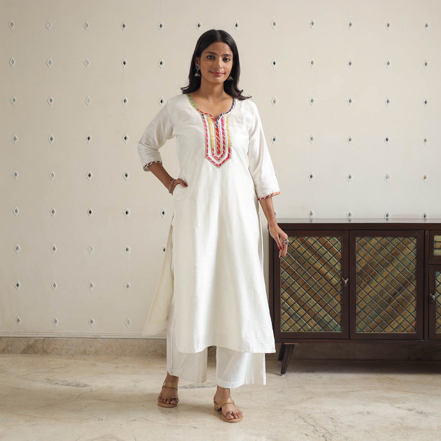 Ruhani White Gota Work Slub Silk Plain Kurta