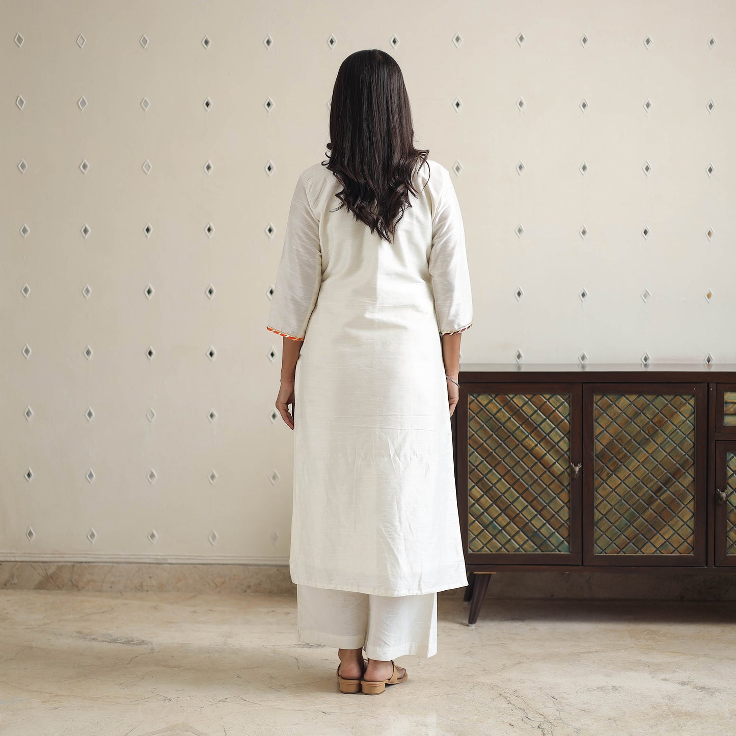 Ruhani White Gota Work Slub Silk Plain Kurta