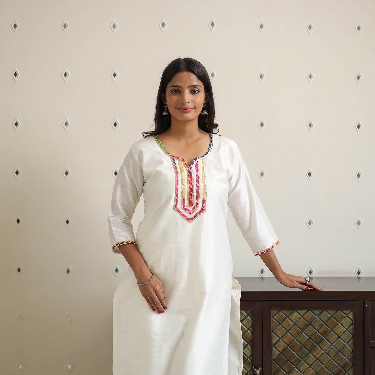 Ruhani White Gota Work Slub Silk Plain Kurta