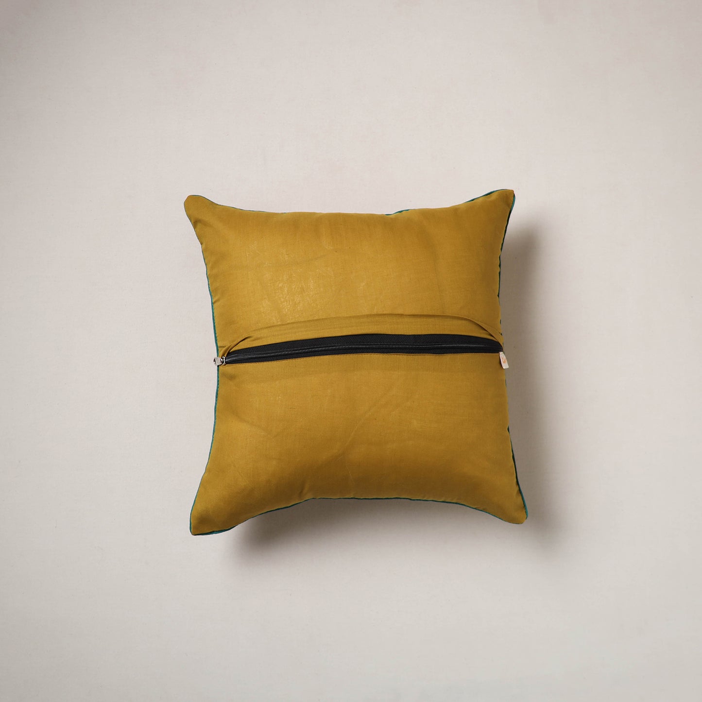 Jacquard Cushion Cover (16 x 16 in) 01