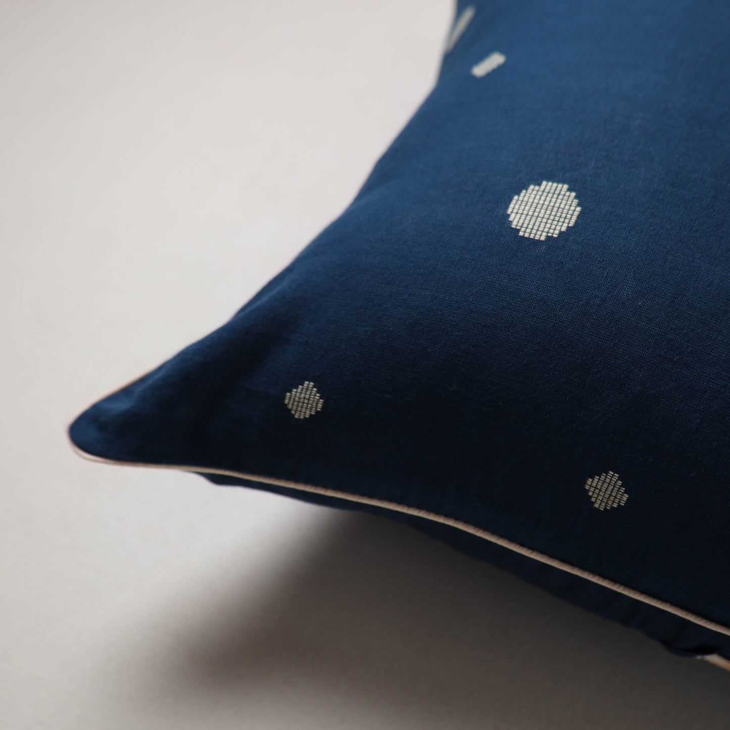 Jacquard Cushion Cover (16 x 16 in) 03
