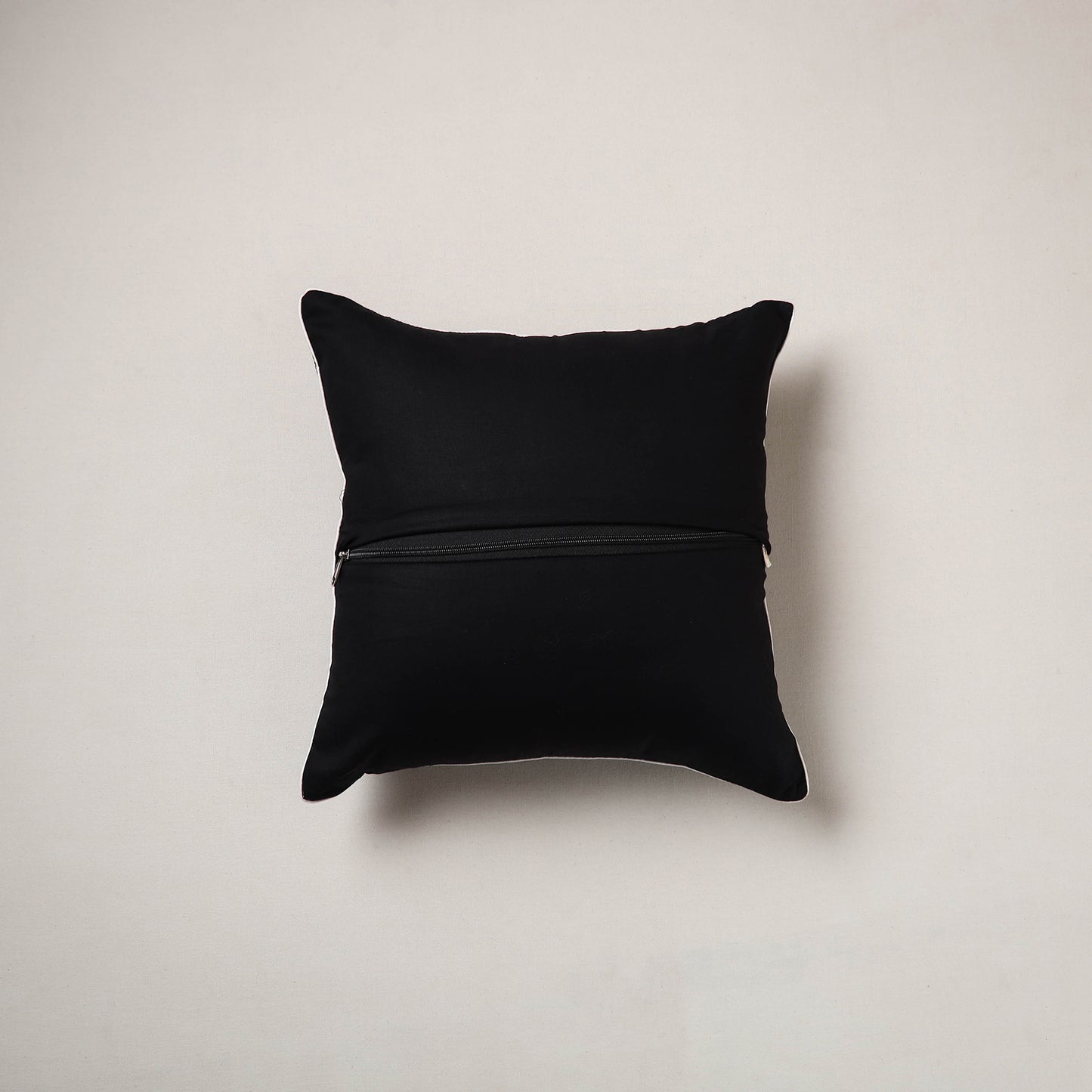 Jacquard Cushion Cover (16 x 16 in) 06
