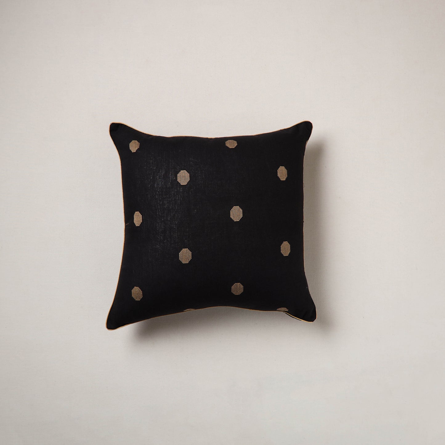 Jacquard Cushion Cover (16 x 16 in) 07