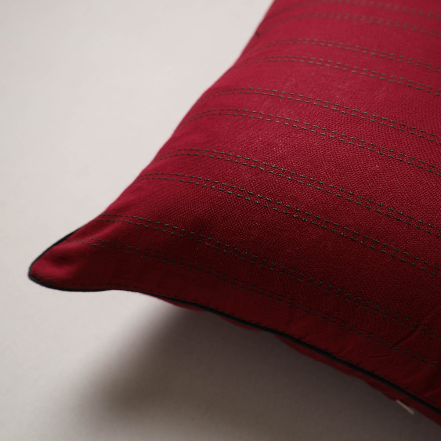 Jacquard Cushion Cover (16 x 16 in) 08