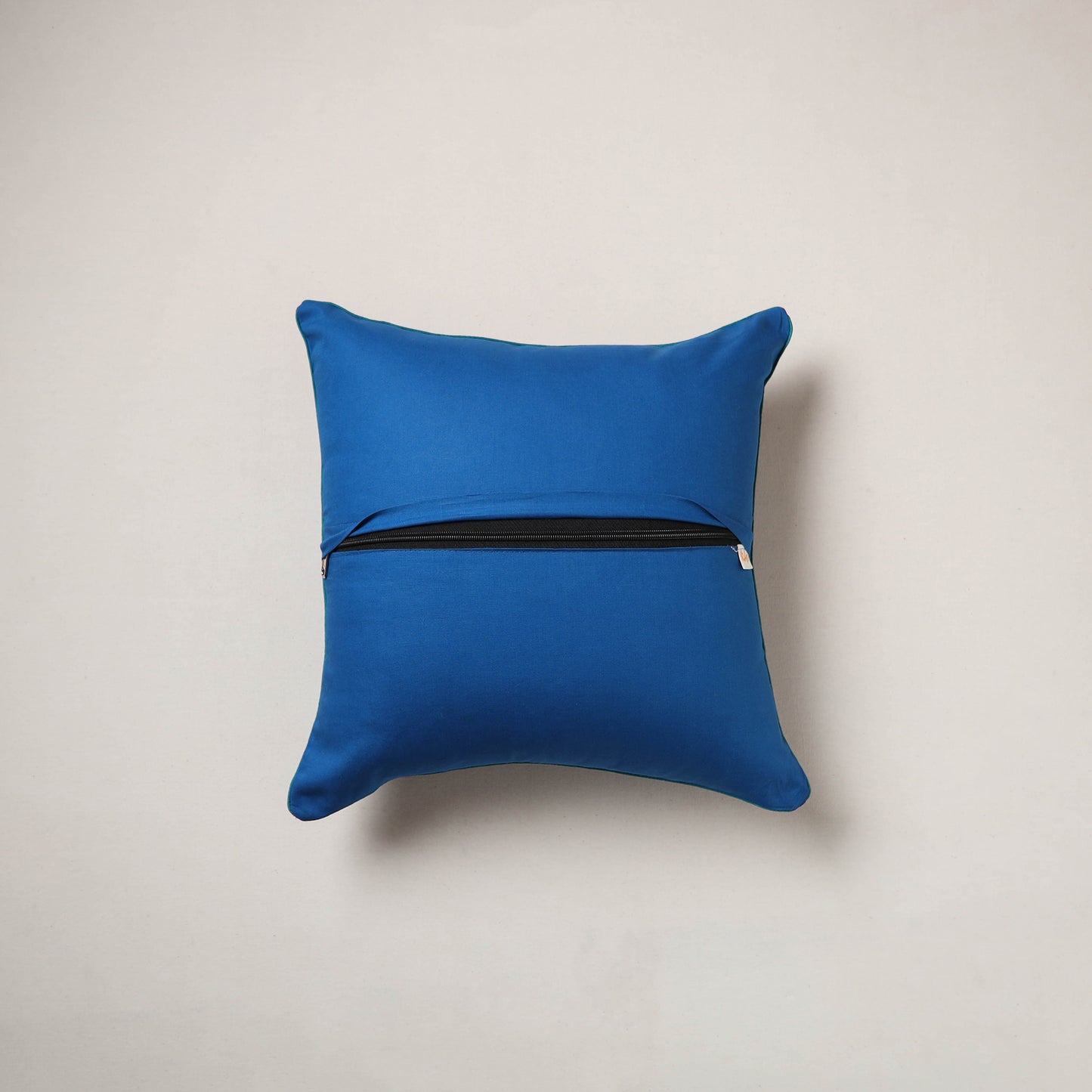Jacquard Cushion Cover (16 x 16 in) 09