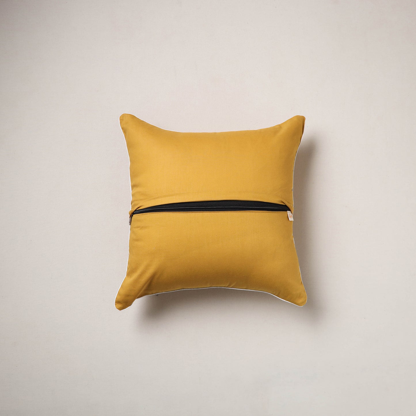 Jacquard Cushion Cover (16 x 16 in) 10