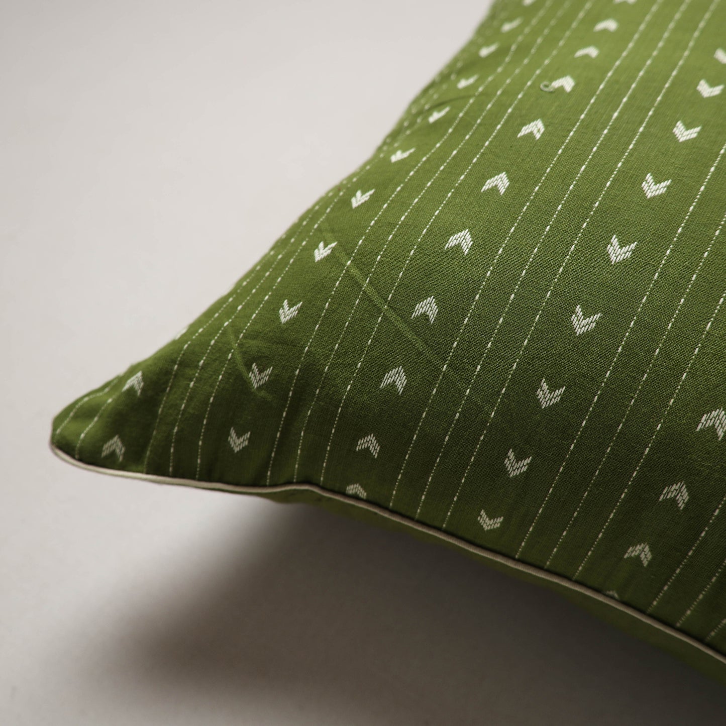Jacquard Cushion Cover (16 x 16 in) 14