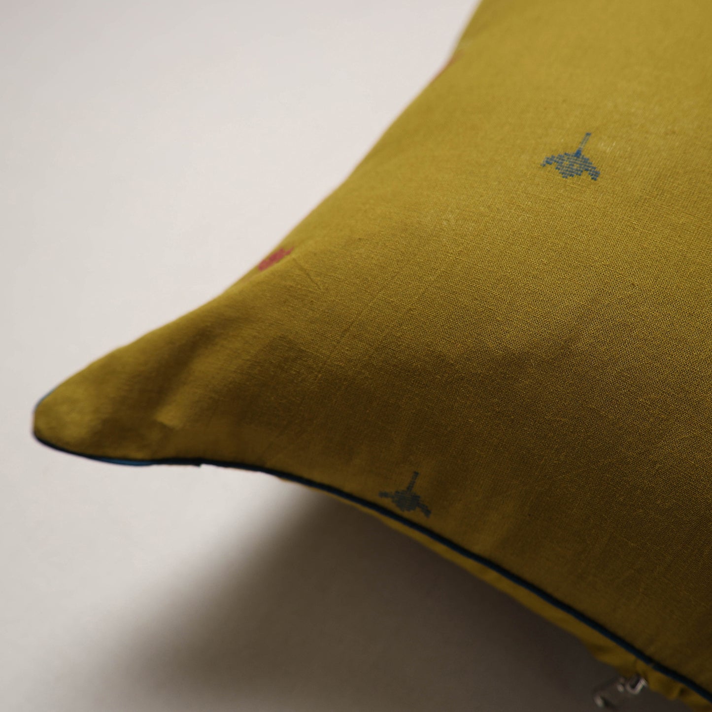 Jacquard Cushion Cover (16 x 16 in) 15