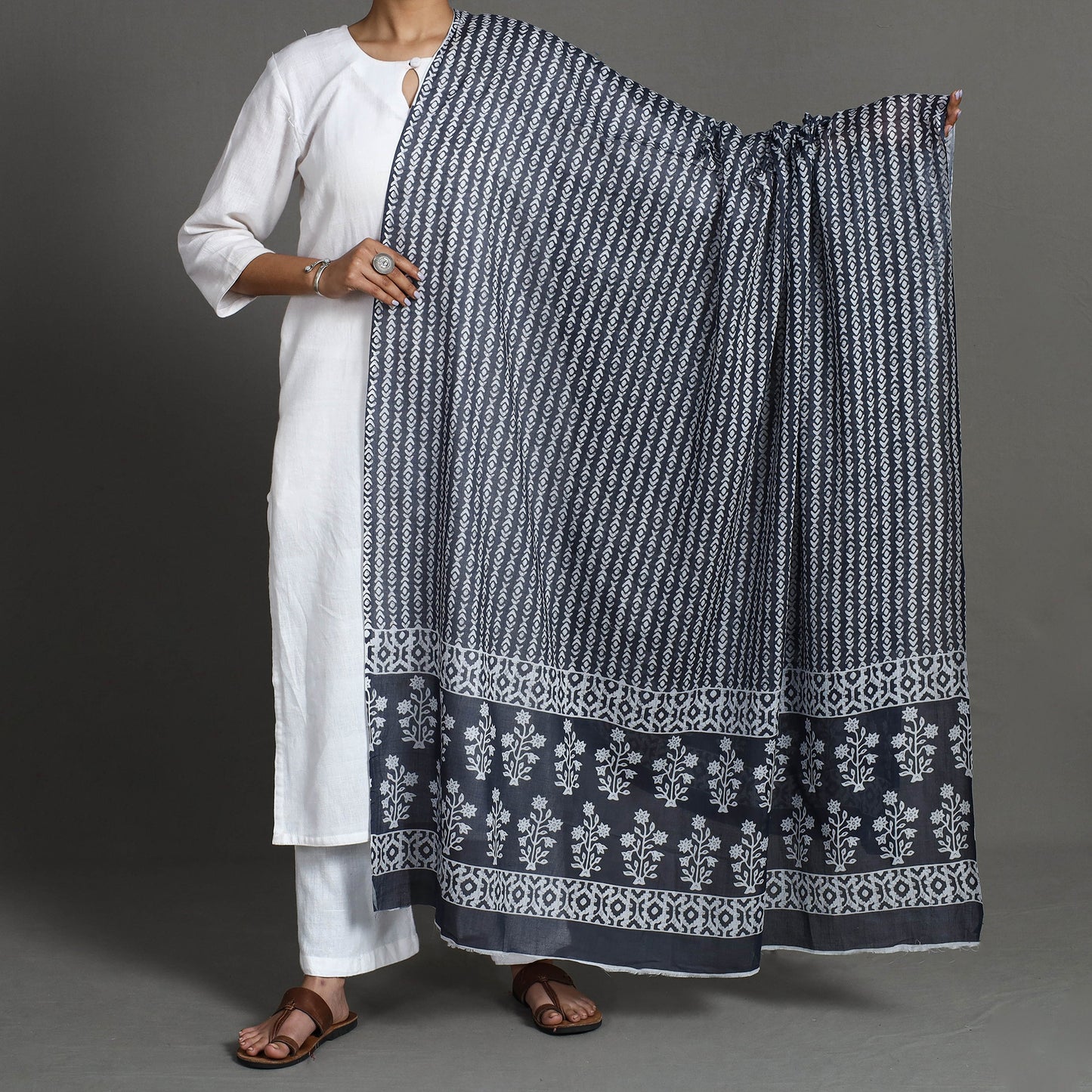 mul cotton dupatta