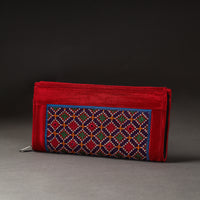 embroidery clutch 