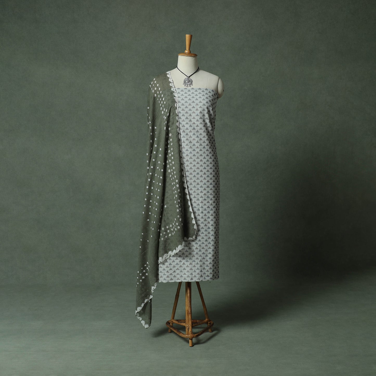 Jacquard Woven Cotton 2pc Unstitched Dress Material Kurta Set with Jewellery 03