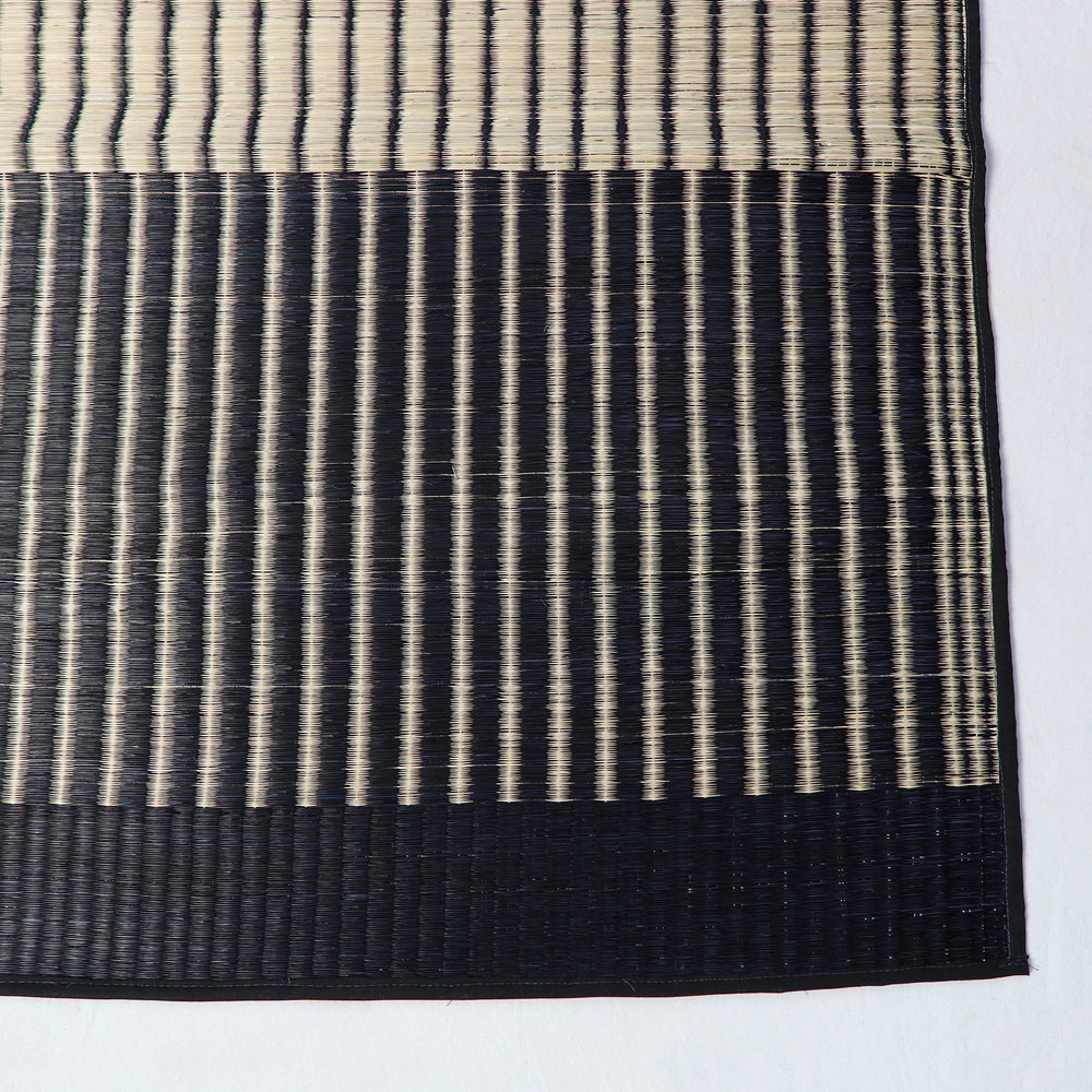 Handwoven Pattamadai Korai Grass Floor Mat (73 x 36 in) 02