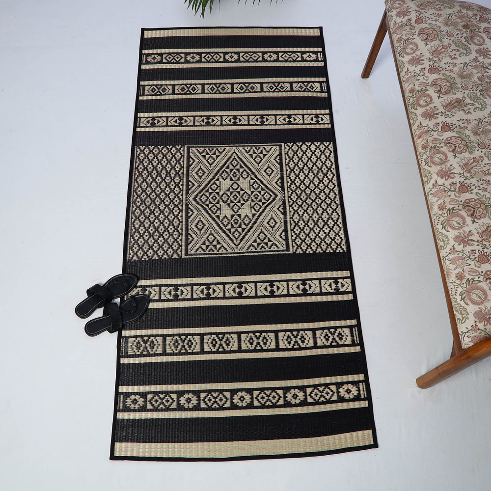 Handwoven Pattamadai Korai Grass Floor Mat (76 x 37 in) 10