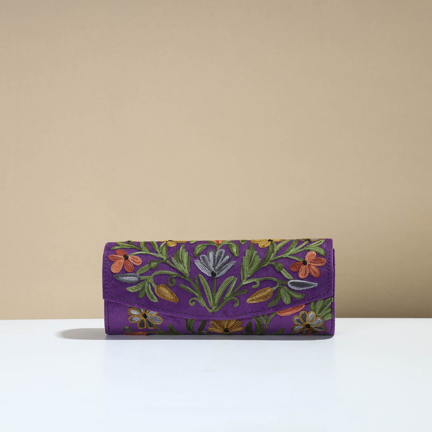 Authentic Kashmiri Crewel Embroidery Velvet Clutch 40