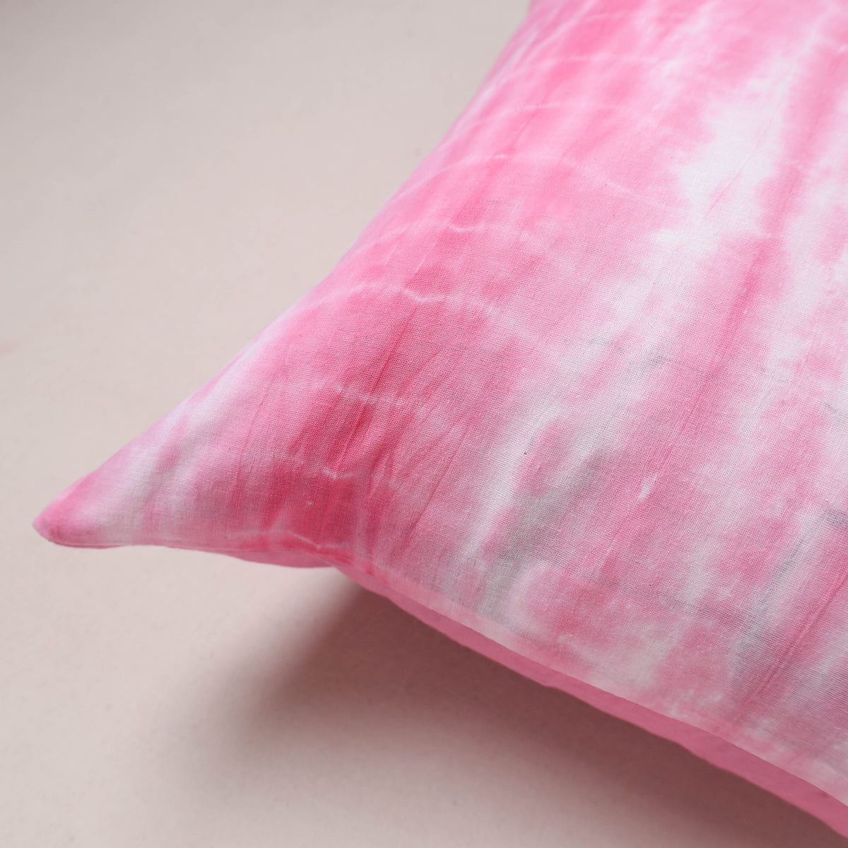 Shibori tie-dye cushion cover (16 x 16 in) 200 - handcrafted