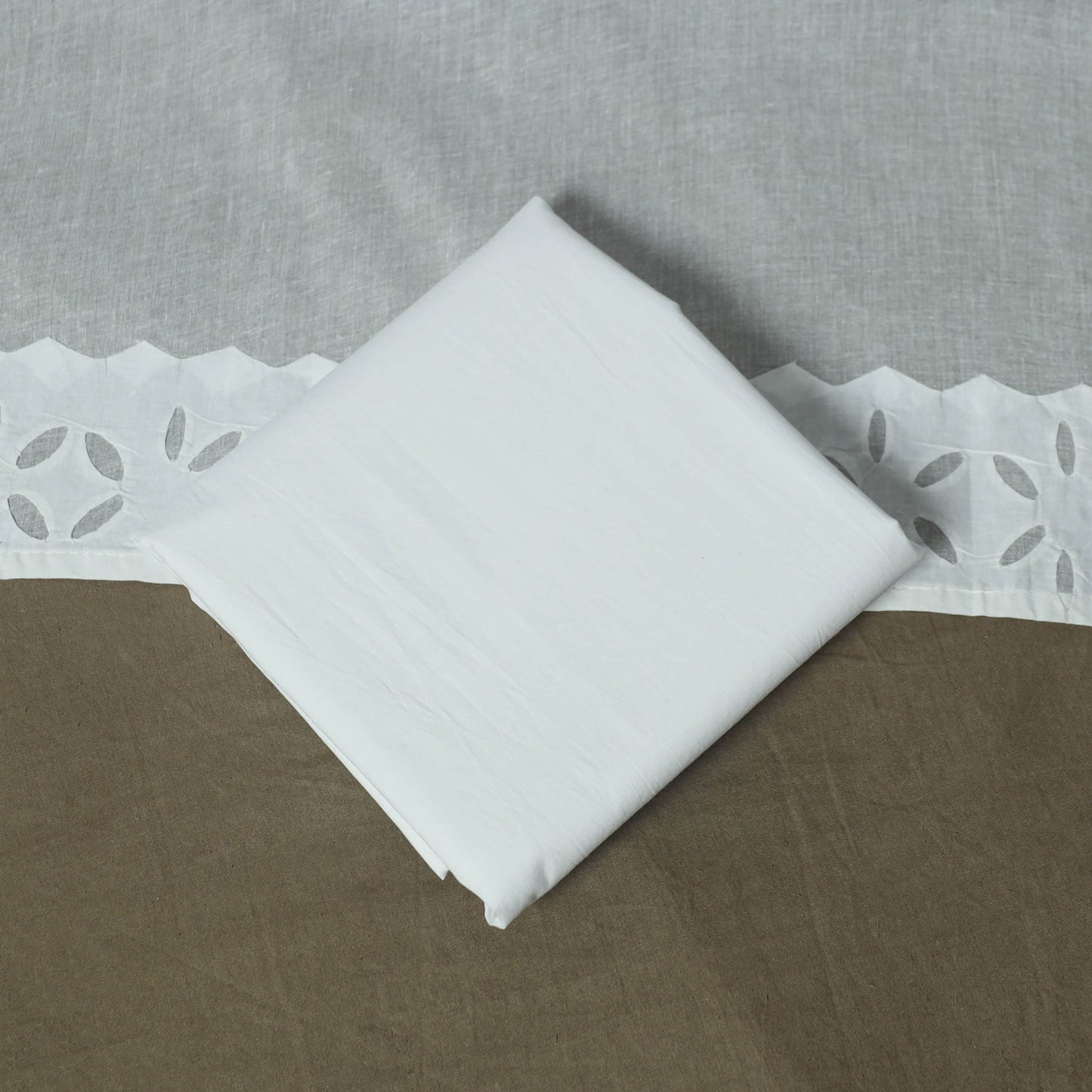 White - Barmer Applique Cutwork Cotton 3pc Unstitched Dress Material Suit Set 03
