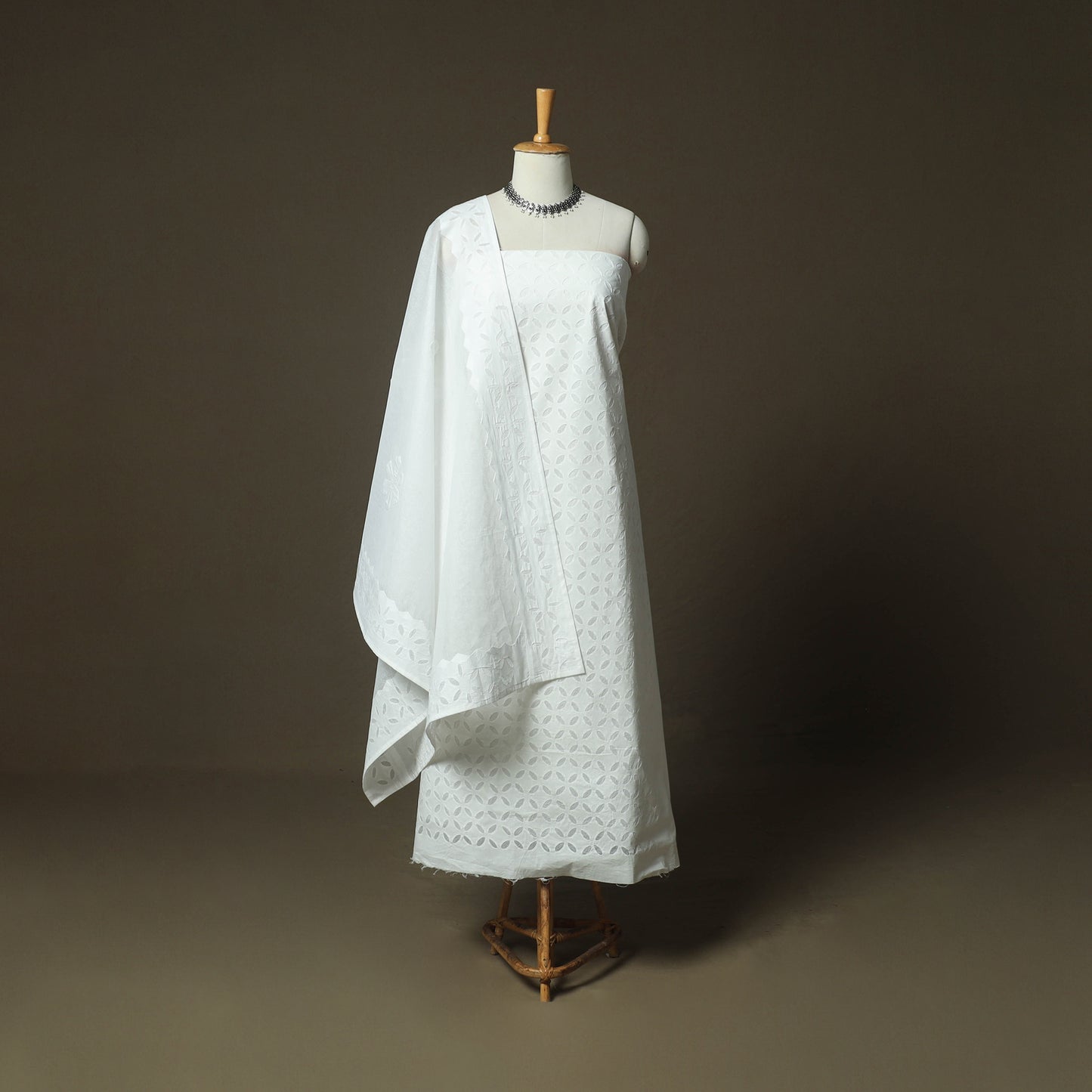 White - Barmer Applique Cutwork Cotton 3pc Unstitched Dress Material Suit Set 03