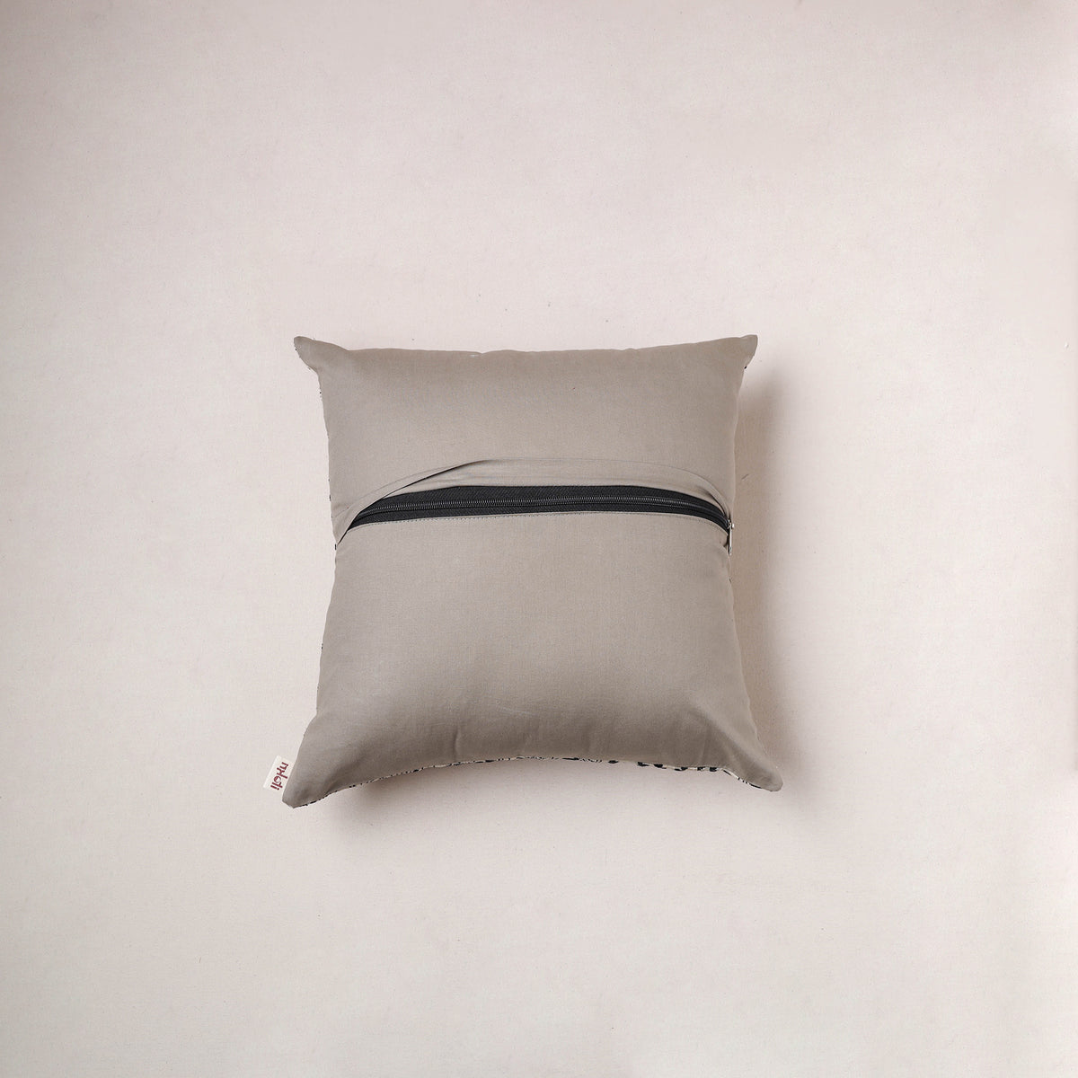 Running Stitch Plain Cushion Cover (16 x 16 in) 278