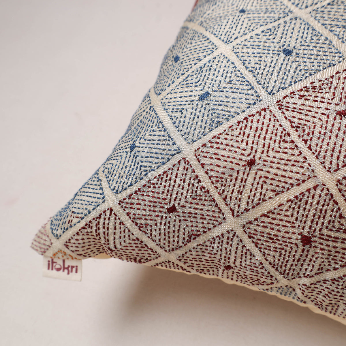Running Stitch Plain Cushion Cover (16 x 16 in) 283