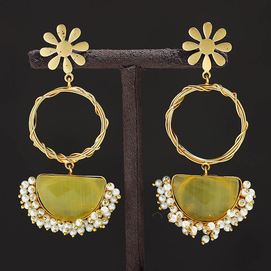 Yellow - golden plated seep pearl & onyx natural stone