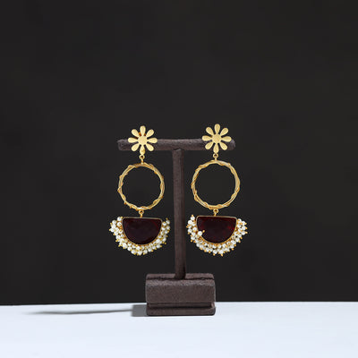 Golden Plated Seep Pearl & Onyx Natural Stone Earrings 01