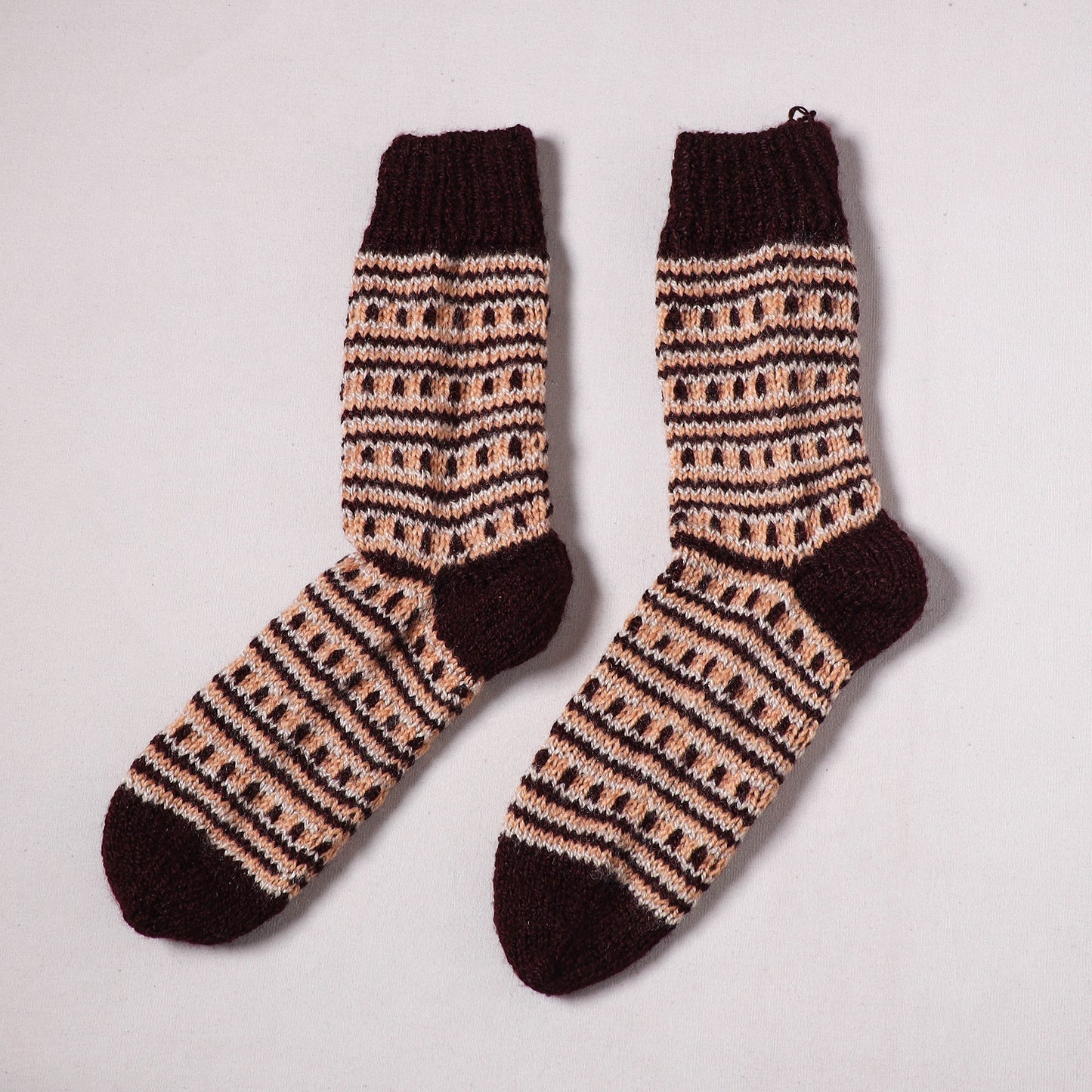 Acrylic Woolen Socks for Winter, Hand Knitted in Kumaun (Adults) 04