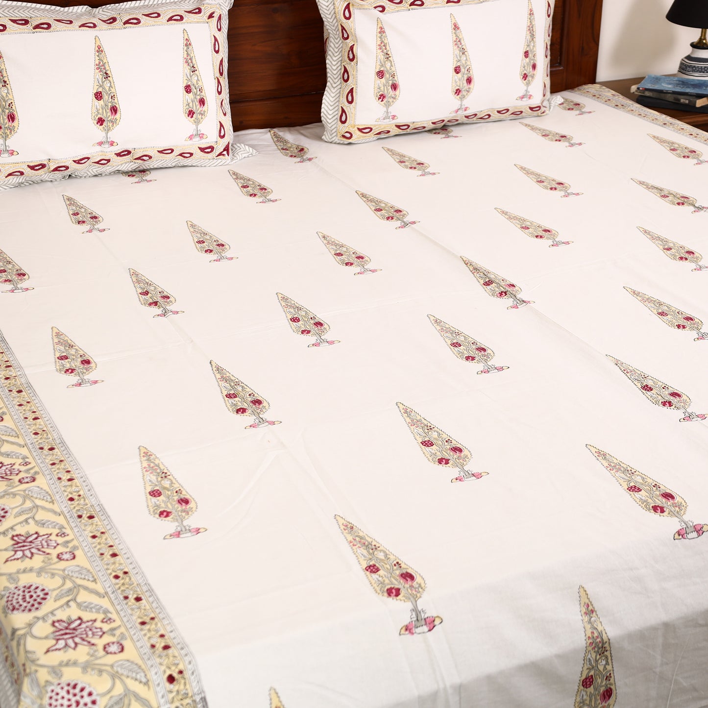 White - Sanganeri Block Printed Cotton Double Bed Cover with Pillow Covers (90 x 108 in) 26