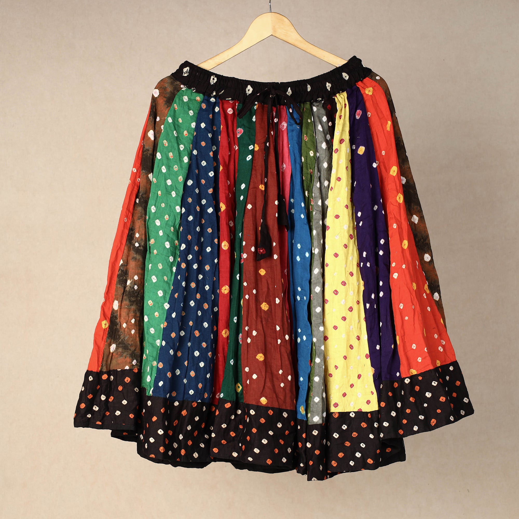 Long Bandhani Skirt at best price in Jaipur by Gaur International | ID:  4919197291