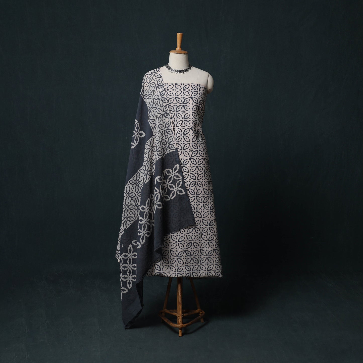 Hand Batik Print Cotton 3pc Unstitched Dress Material Suit Set 01